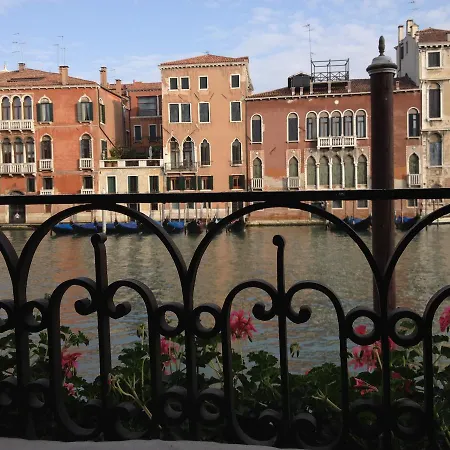 Casa Samuele Gran Canal 公寓 *